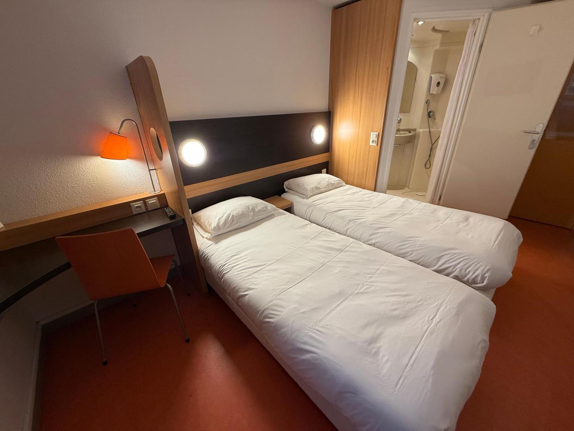 B&B Hotel Lisieux Parc Des Expositions Екстер'єр фото